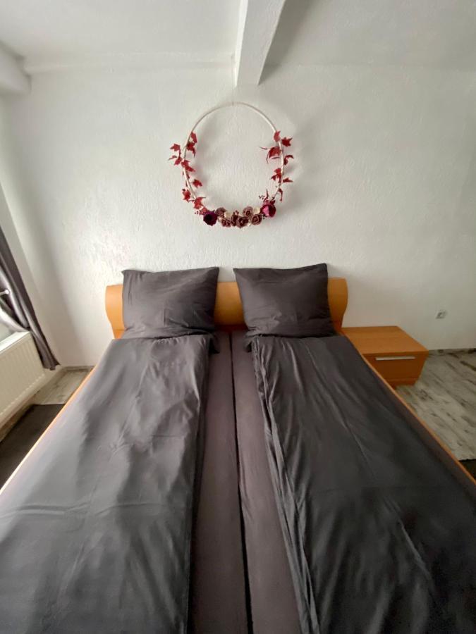 El Greco Ferienwohnung Tieringen Bagian luar foto