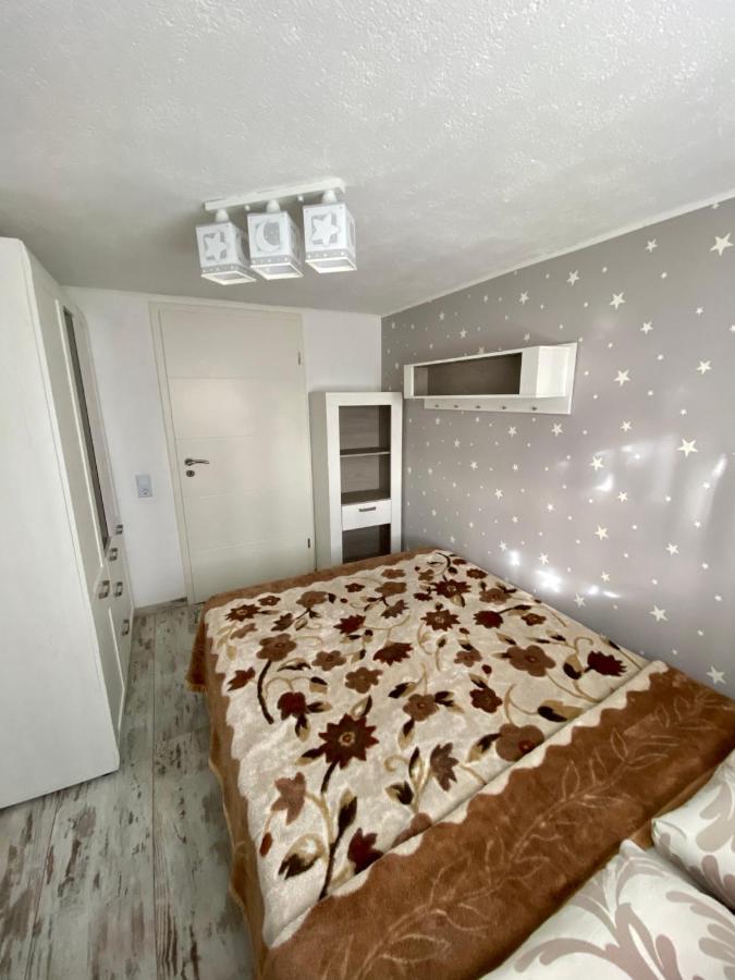 El Greco Ferienwohnung Tieringen Bagian luar foto